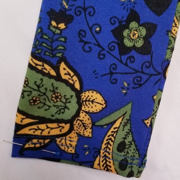 NWT'S -LuLaRoe "Debbie" Multicolor Long Sleeve, Midi Length, Round Neck - Size M - Picture 3 of 8